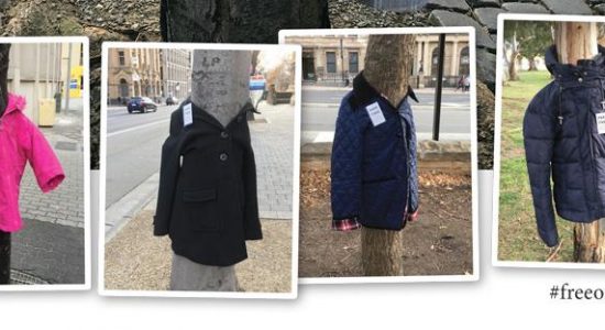 Des manteaux pousseront aux arbres pour les personnes dans le besoin - Suzie Genest